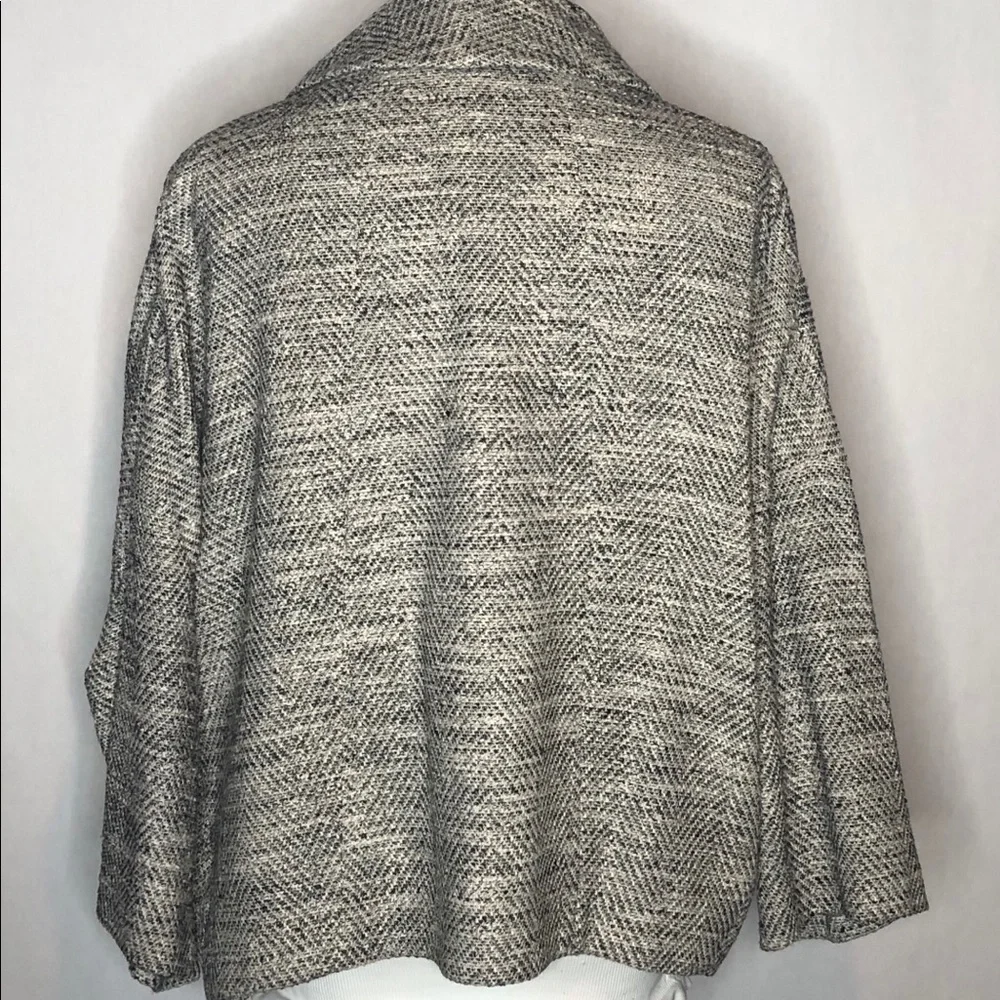 Last Day Last Chance Eileen Fisher Black/Cream/White Cape Style Jacket